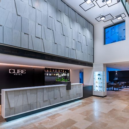 Hotel Cube ปราก ภายนอก รูปภาพ